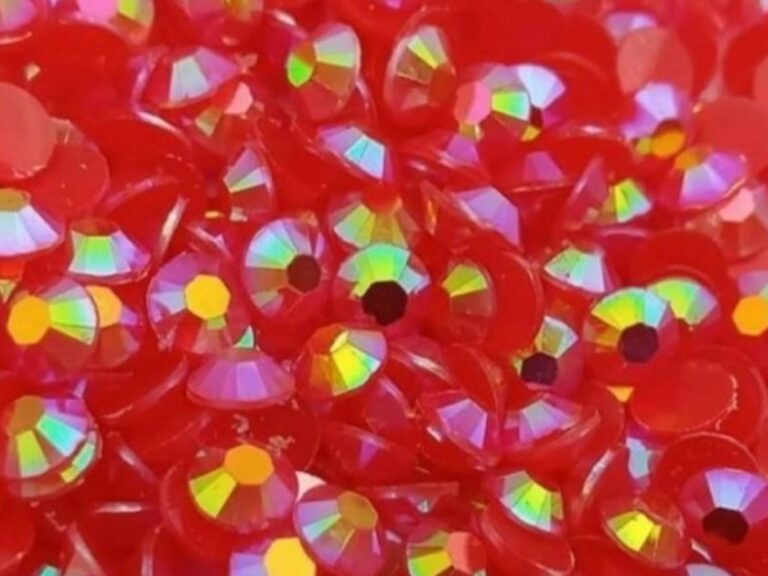 Crystals Non-Hotfix MILK RED