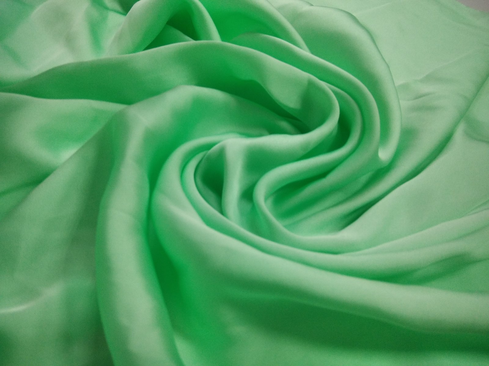 Stretch Satin - Chrisanne Clover